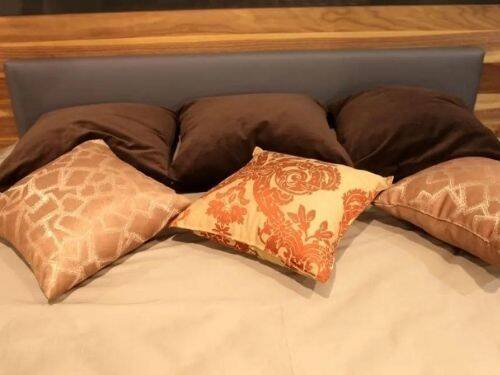 Jak wybrać najlepsze łóżko tapicerowane do swojej przestrzeni życiowej